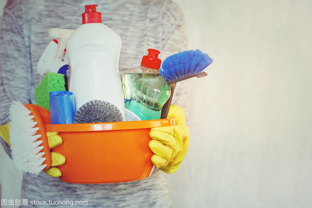 潔凈生活，從細節開始——女性與浴缸清潔的日常